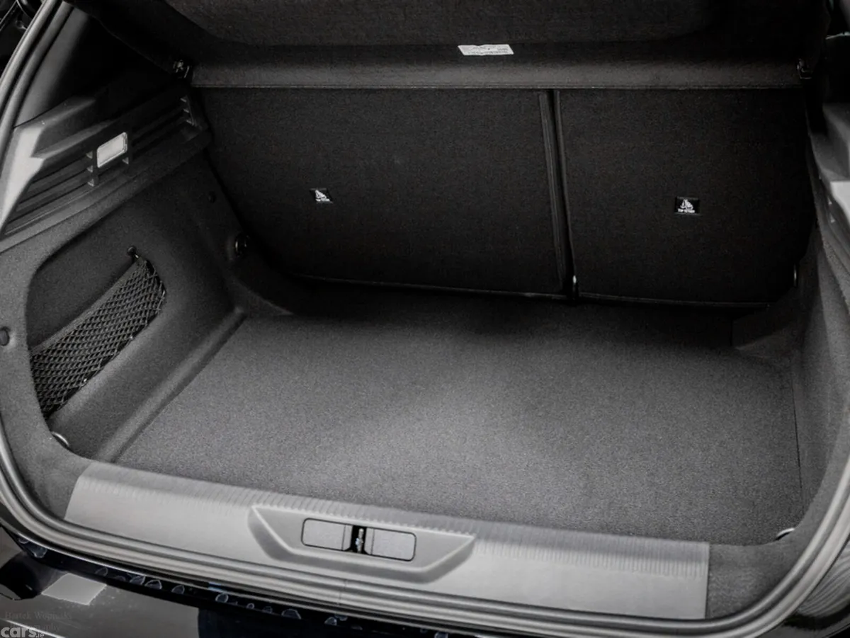 Peugeot 308 Hatchback, Diesel, 2026, Black