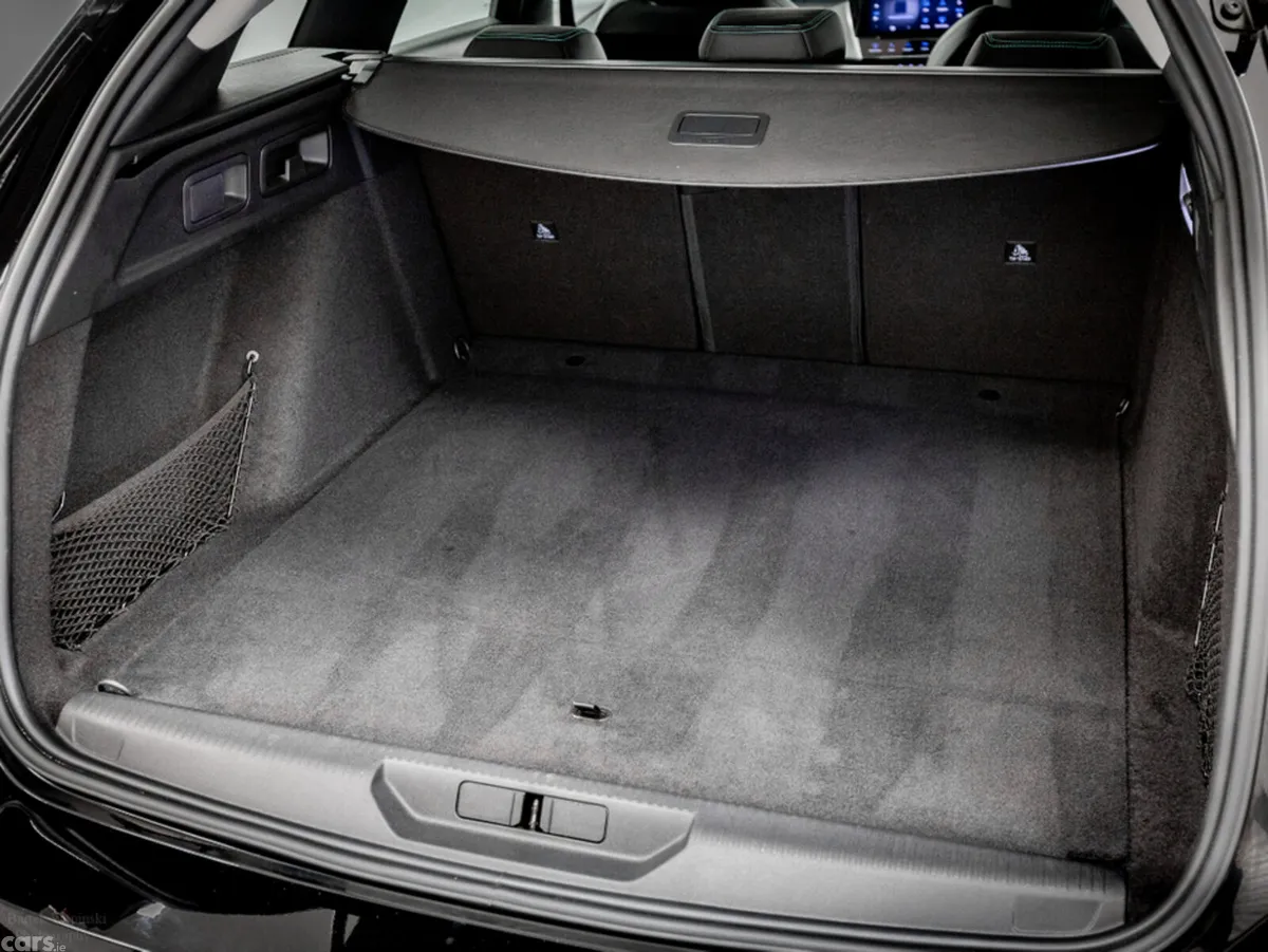 Peugeot 308 Estate, Petrol Plug-in Hybrid, 2024, Black