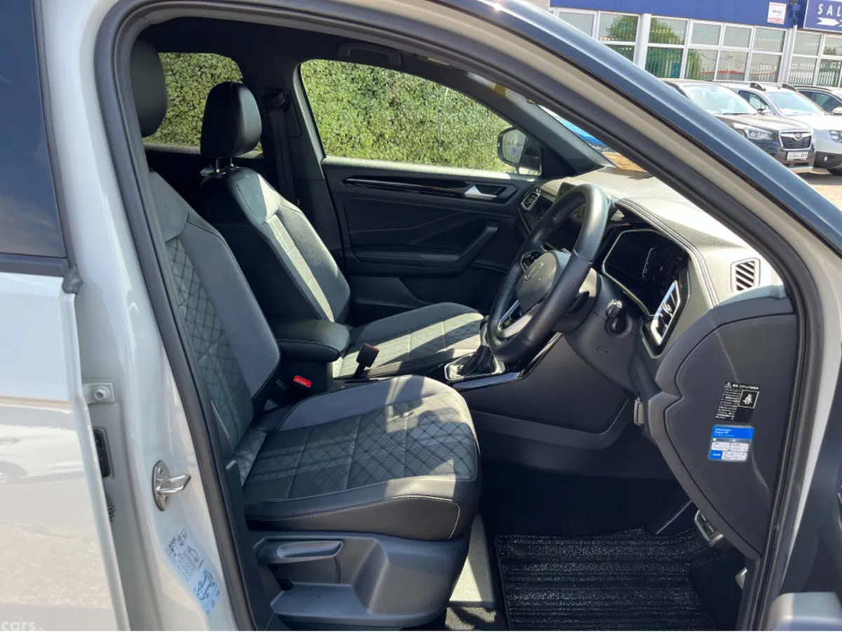 Volkswagen T-Roc SUV, Diesel, 2023, White