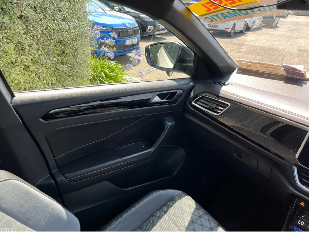 Volkswagen T-Roc SUV, Diesel, 2023, White