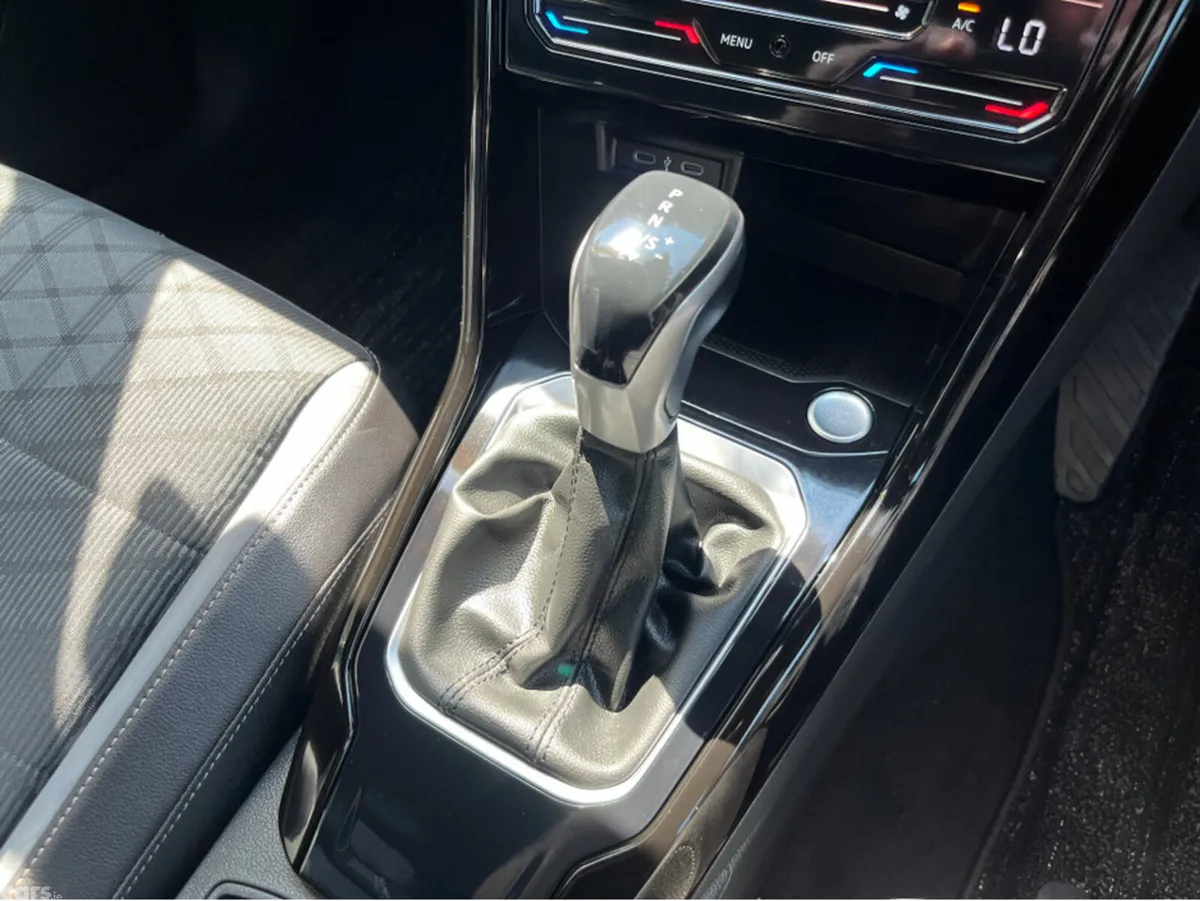 Volkswagen T-Roc SUV, Diesel, 2023, White