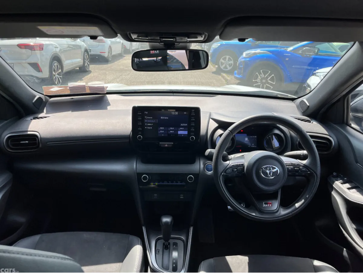 Toyota Yaris Cross SUV, Petrol Hybrid, 2023, White