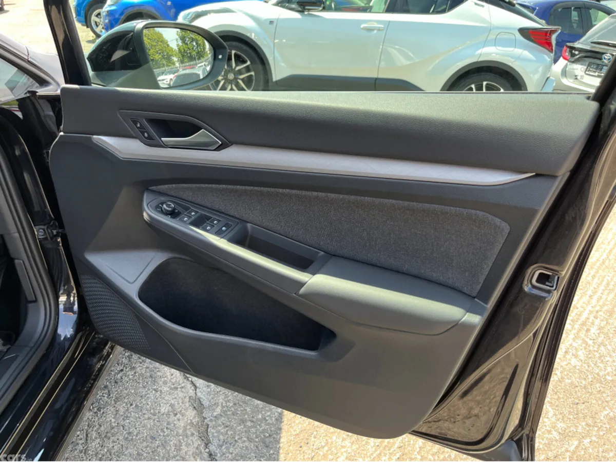 Volkswagen Golf Hatchback, Diesel, 2023, Black