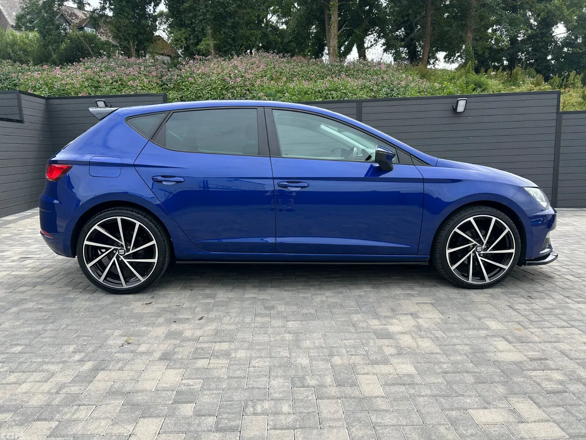 SEAT Leon Hatchback, Diesel, 2019, Blue