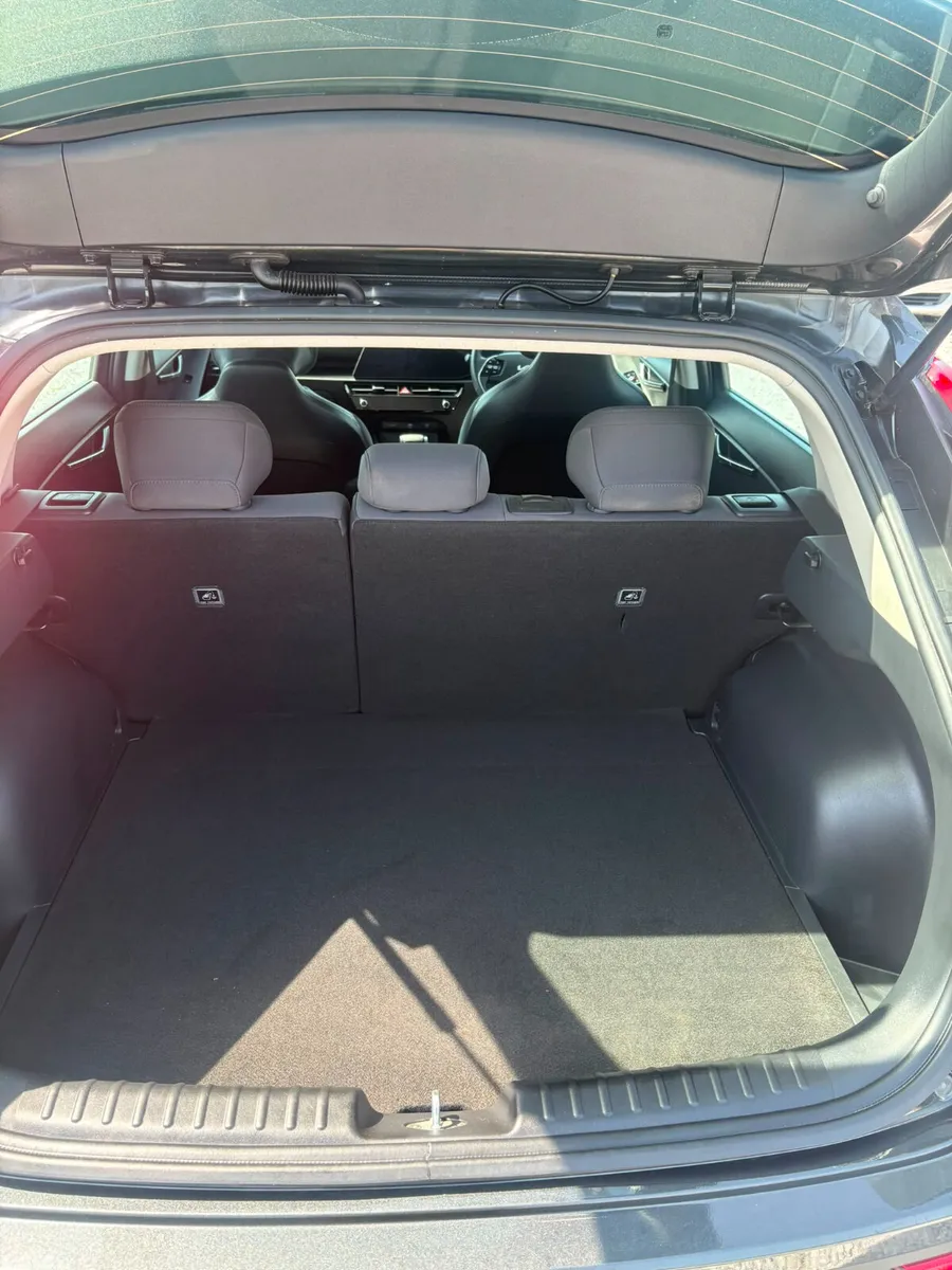 Kia Niro SUV, Petrol Hybrid, 2024, Grey