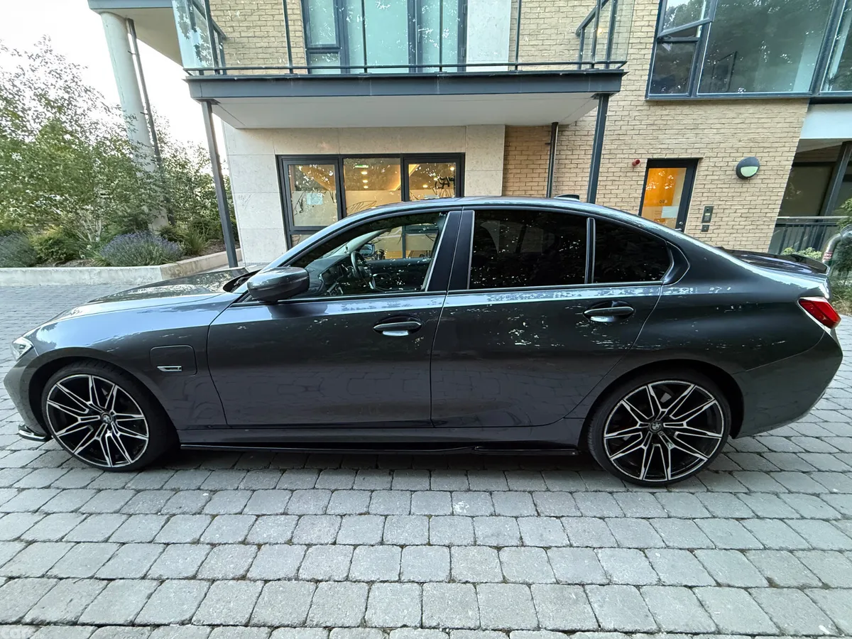 BMW 3-Series Saloon, Petrol Plug-in Hybrid, 2022, Grey