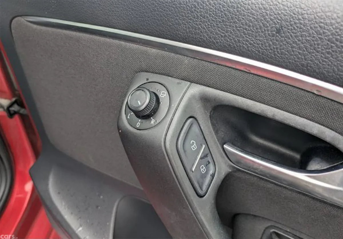 Volkswagen Polo Hatchback, Petrol, 2014, Red