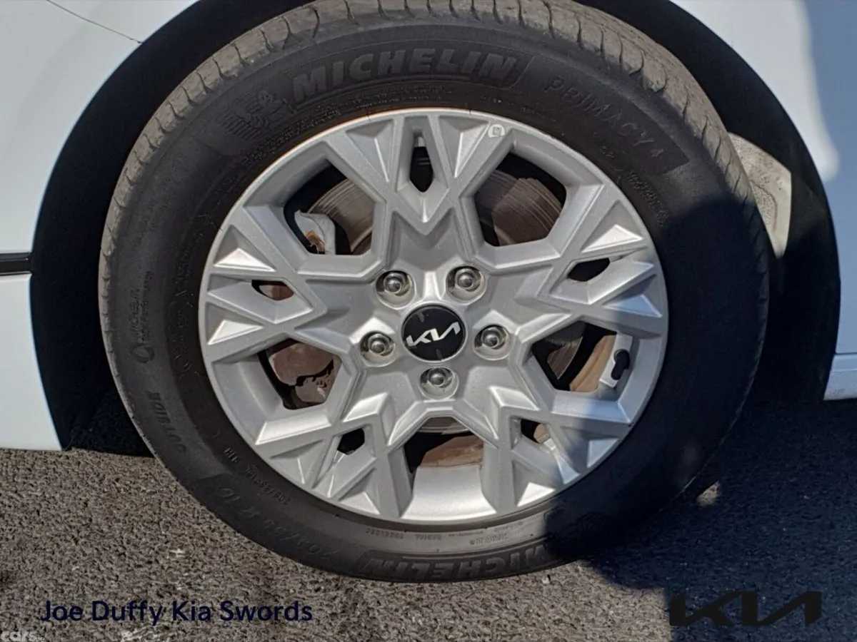 Kia Ceed Hatchback, Diesel Hybrid, 2023, White