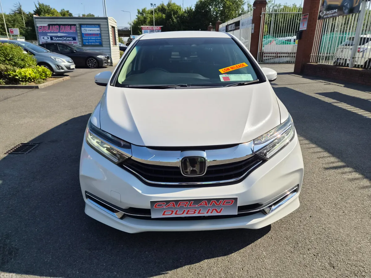 Honda Shuttle Estate, Petrol Hybrid, 2020, White