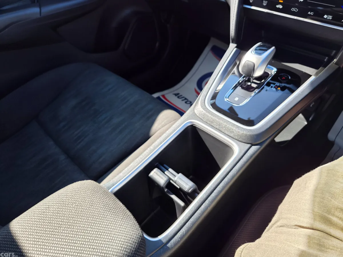 Honda Shuttle Estate, Petrol Hybrid, 2020, White