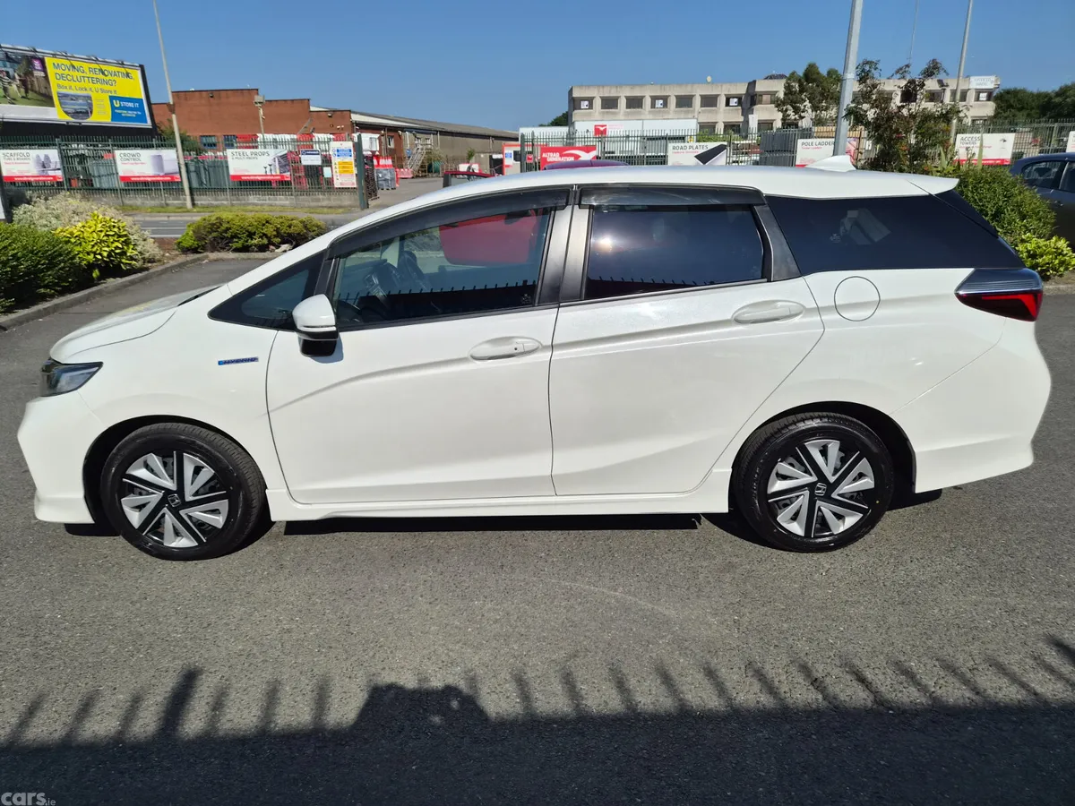 Honda Shuttle Estate, Petrol Hybrid, 2020, White
