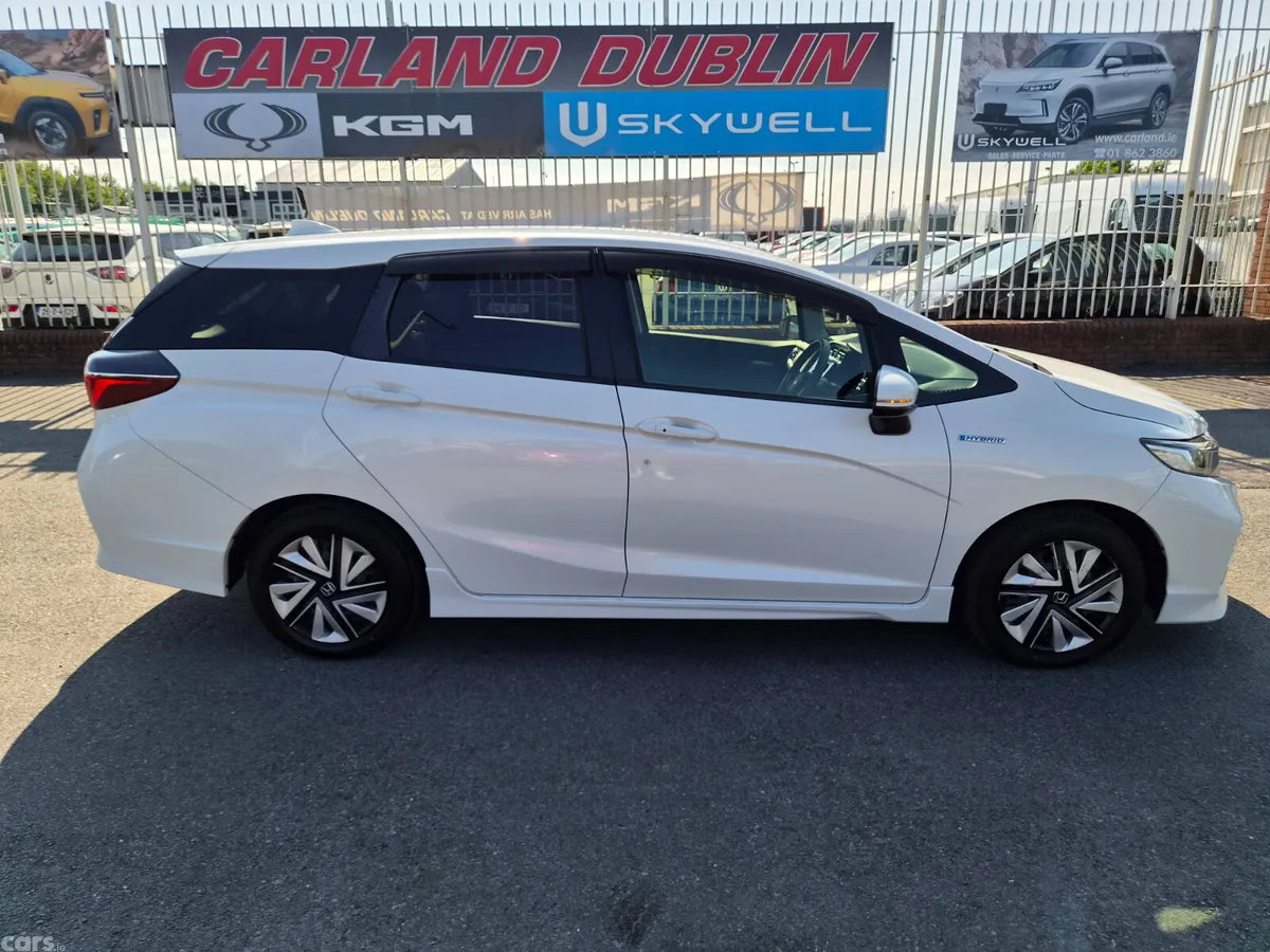 Honda Shuttle Estate, Petrol Hybrid, 2020, White