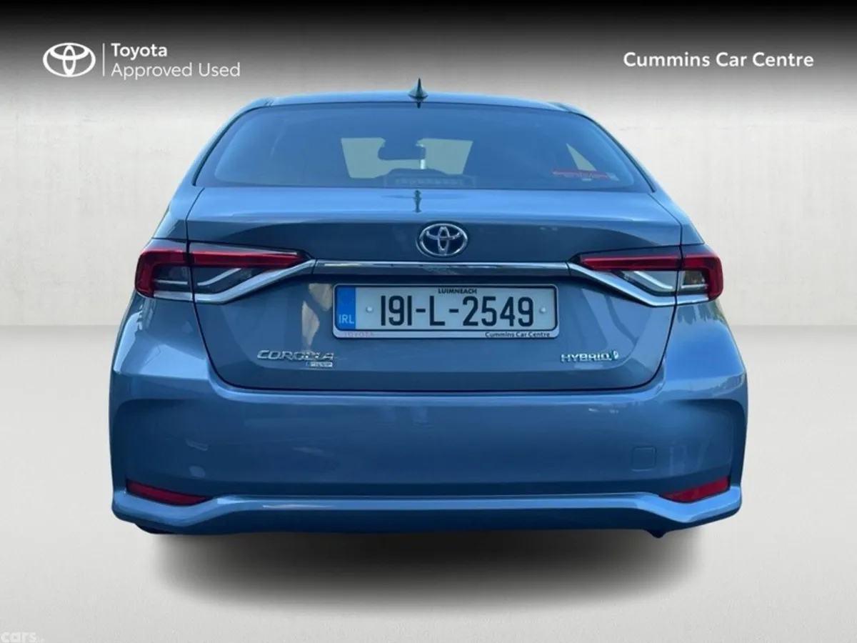 Toyota Corolla Saloon, Petrol Hybrid, 2019, Grey