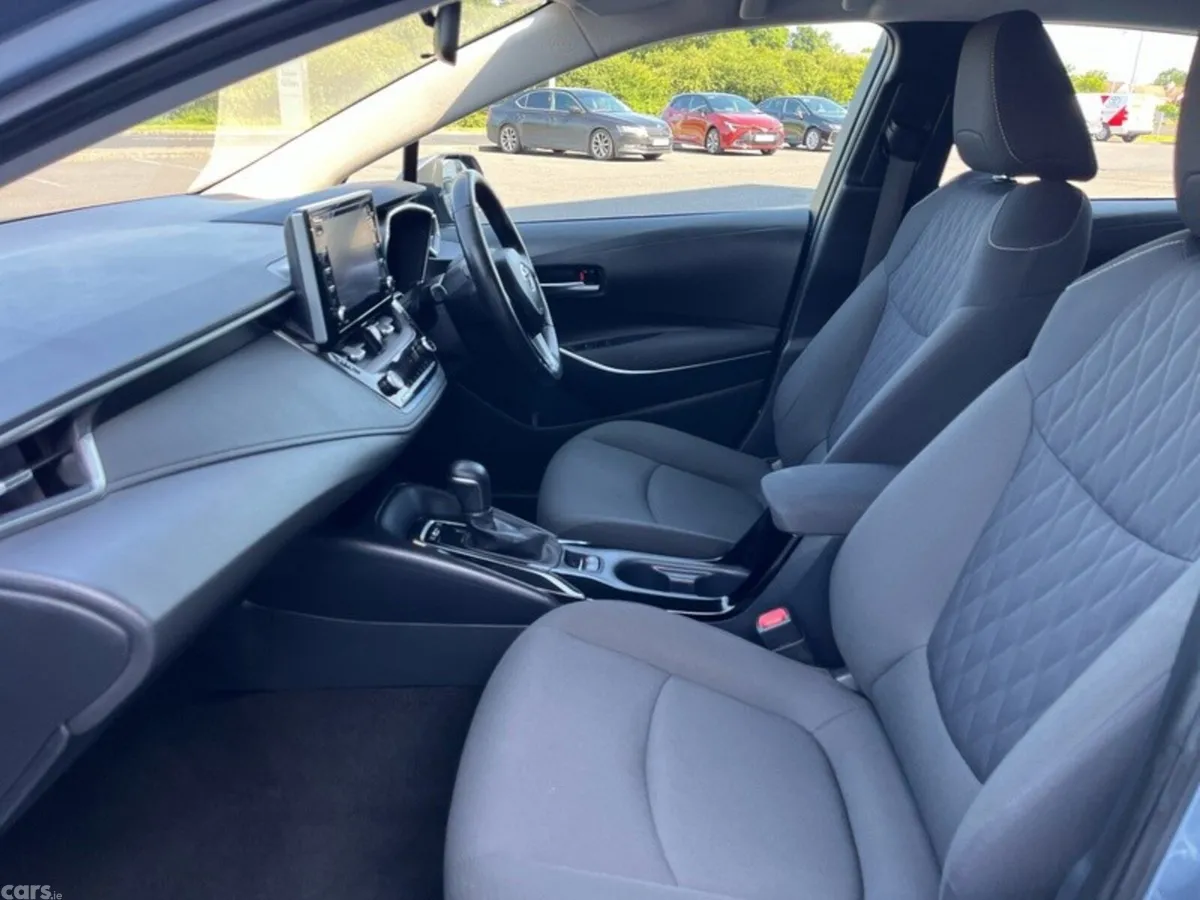 Toyota Corolla Saloon, Petrol Hybrid, 2019, Grey