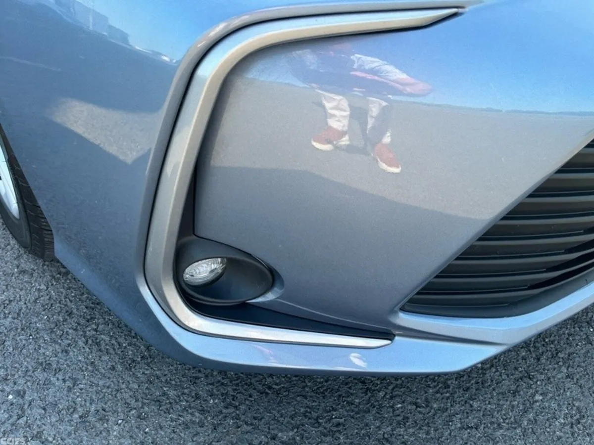 Toyota Corolla Saloon, Petrol Hybrid, 2019, Grey
