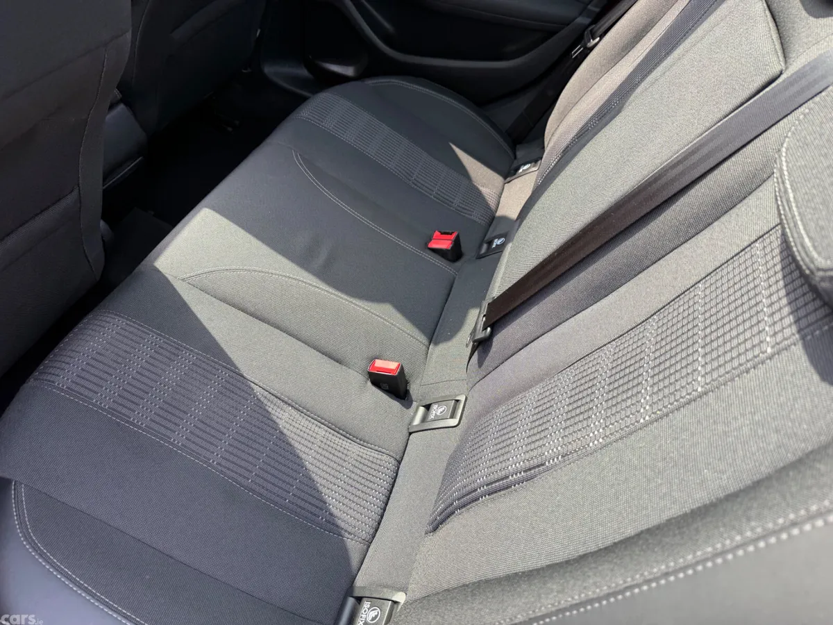 Peugeot 308 Hatchback, Petrol, 2020, Red
