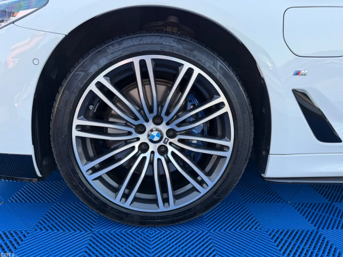BMW 5-Series Saloon, Petrol Plug-in Hybrid, 2018, White