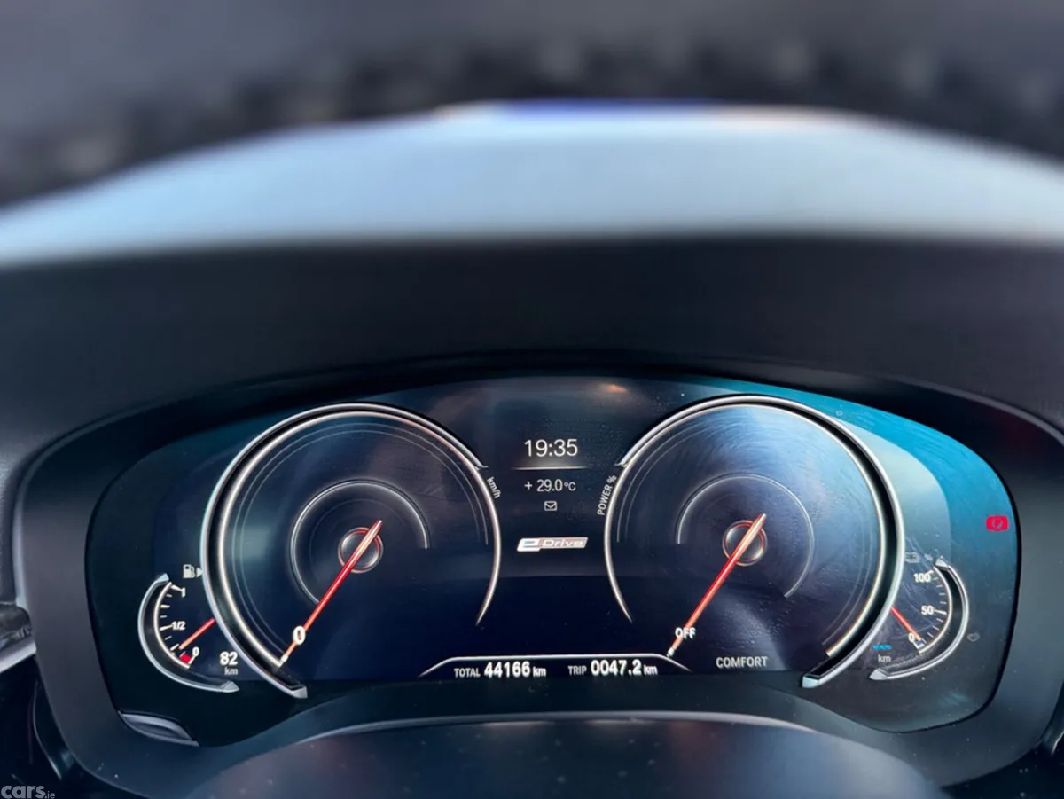BMW 5-Series Saloon, Petrol Plug-in Hybrid, 2018, White