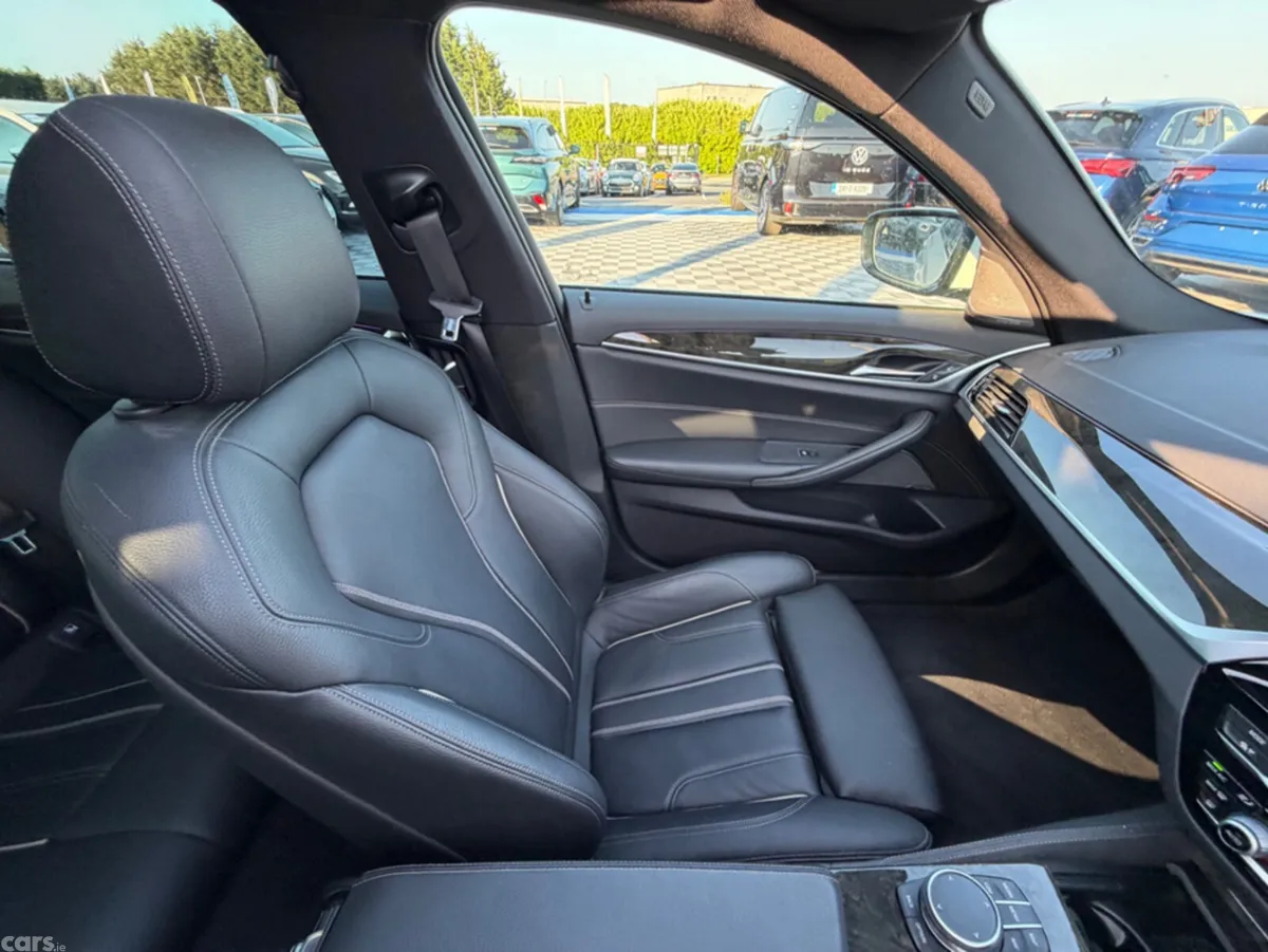 BMW 5-Series Saloon, Petrol Plug-in Hybrid, 2018, White