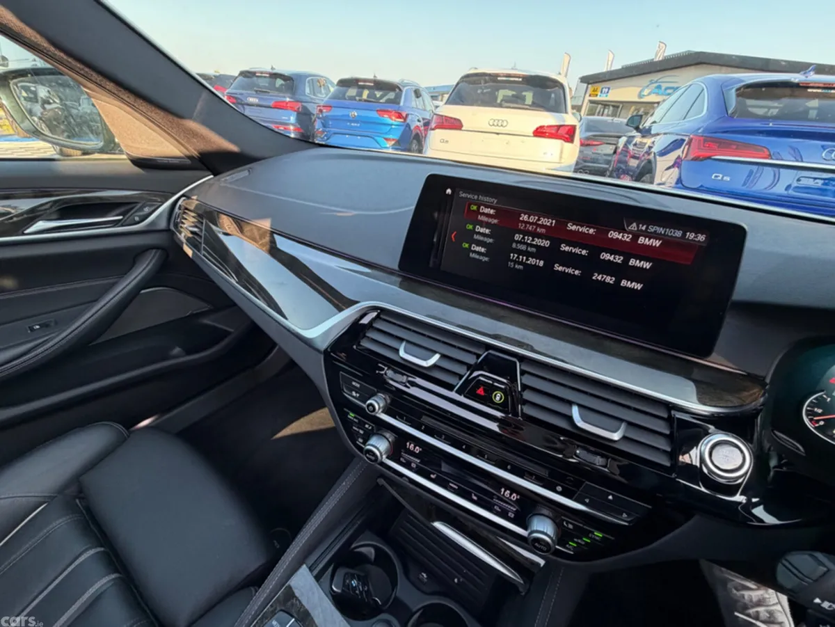 BMW 5-Series Saloon, Petrol Plug-in Hybrid, 2018, White