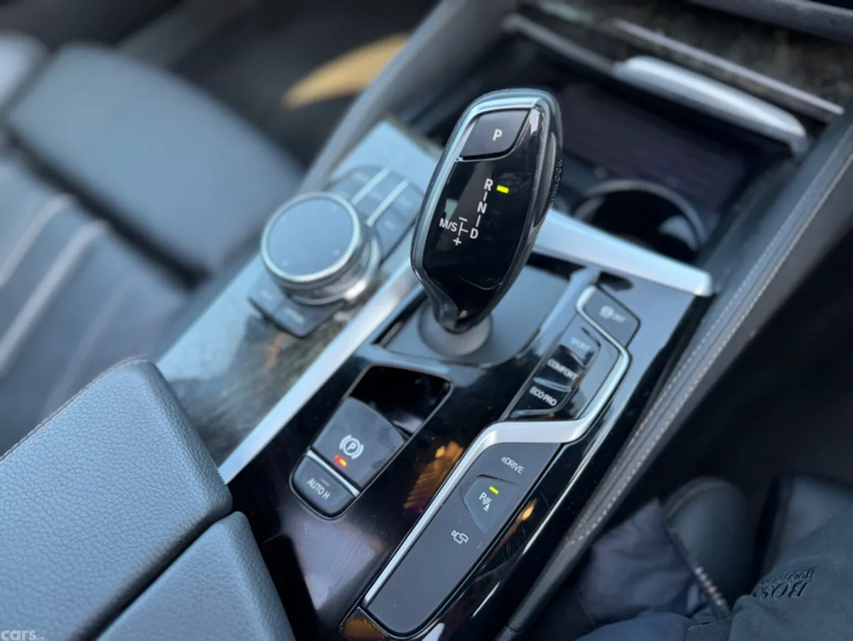 BMW 5-Series Saloon, Petrol Plug-in Hybrid, 2018, White