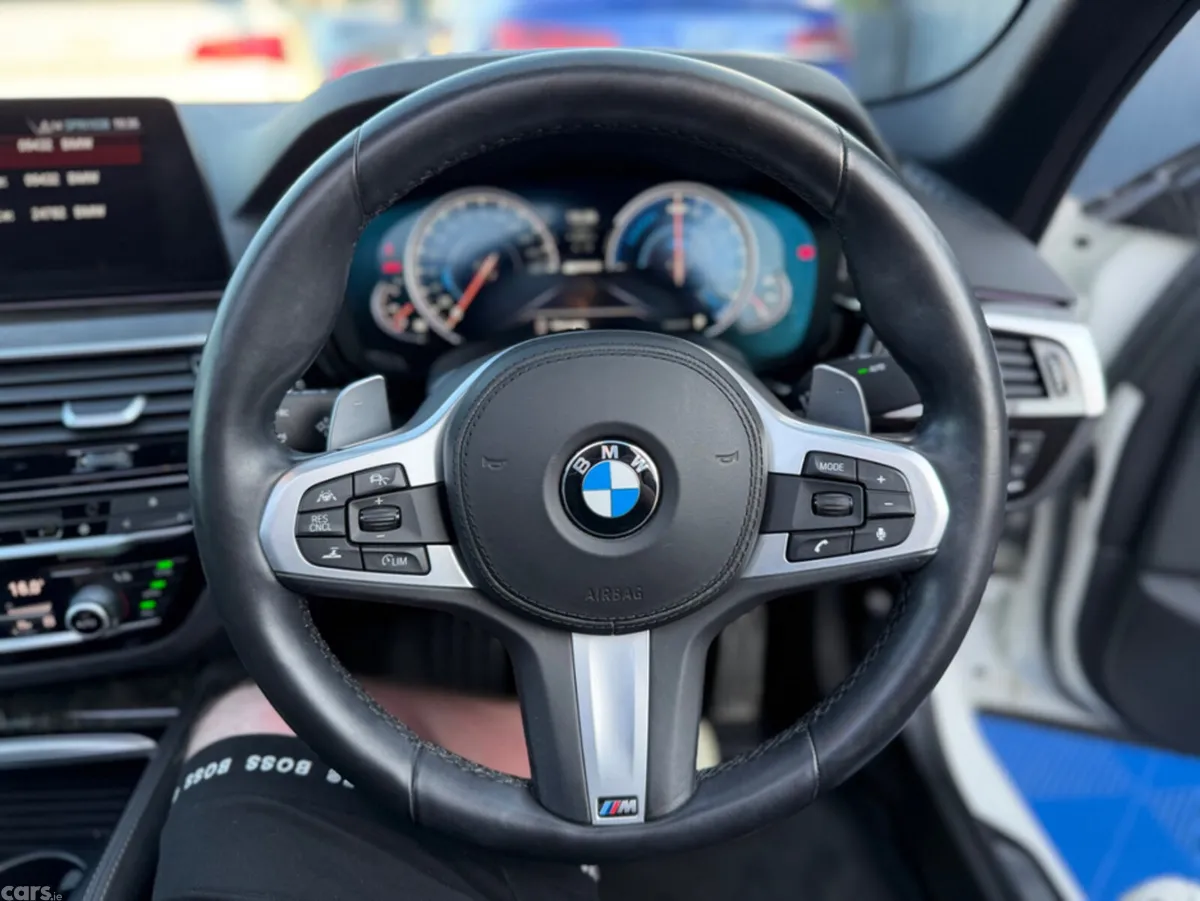 BMW 5-Series Saloon, Petrol Plug-in Hybrid, 2018, White
