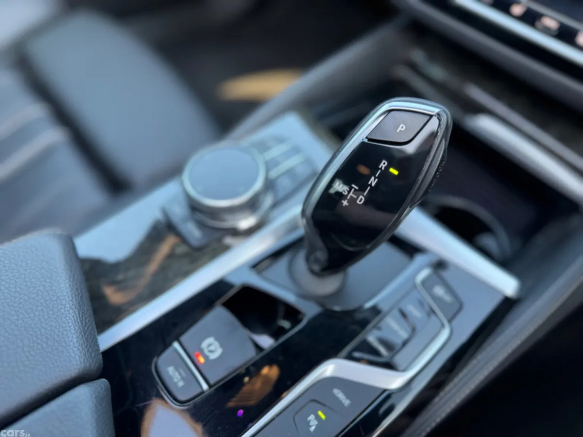 BMW 5-Series Saloon, Petrol Plug-in Hybrid, 2018, White