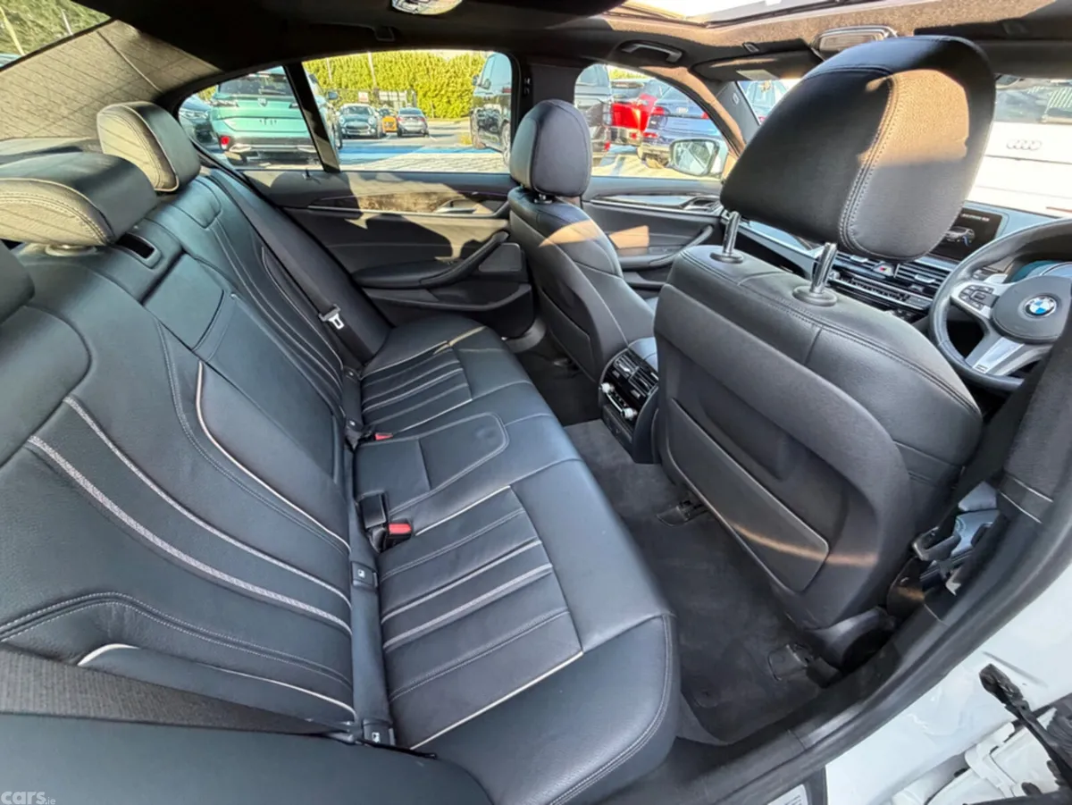 BMW 5-Series Saloon, Petrol Plug-in Hybrid, 2018, White