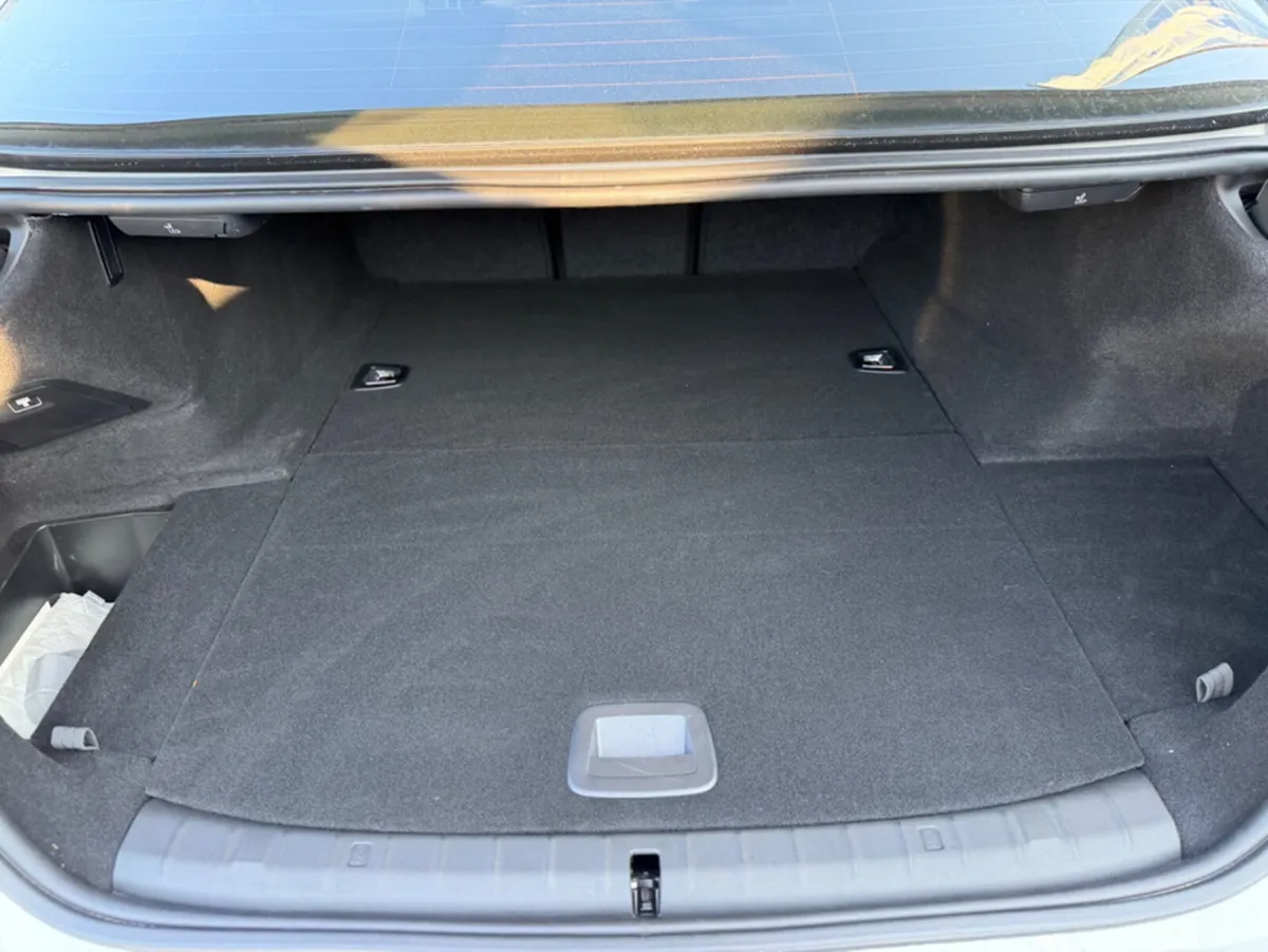 BMW 5-Series Saloon, Petrol Plug-in Hybrid, 2018, White