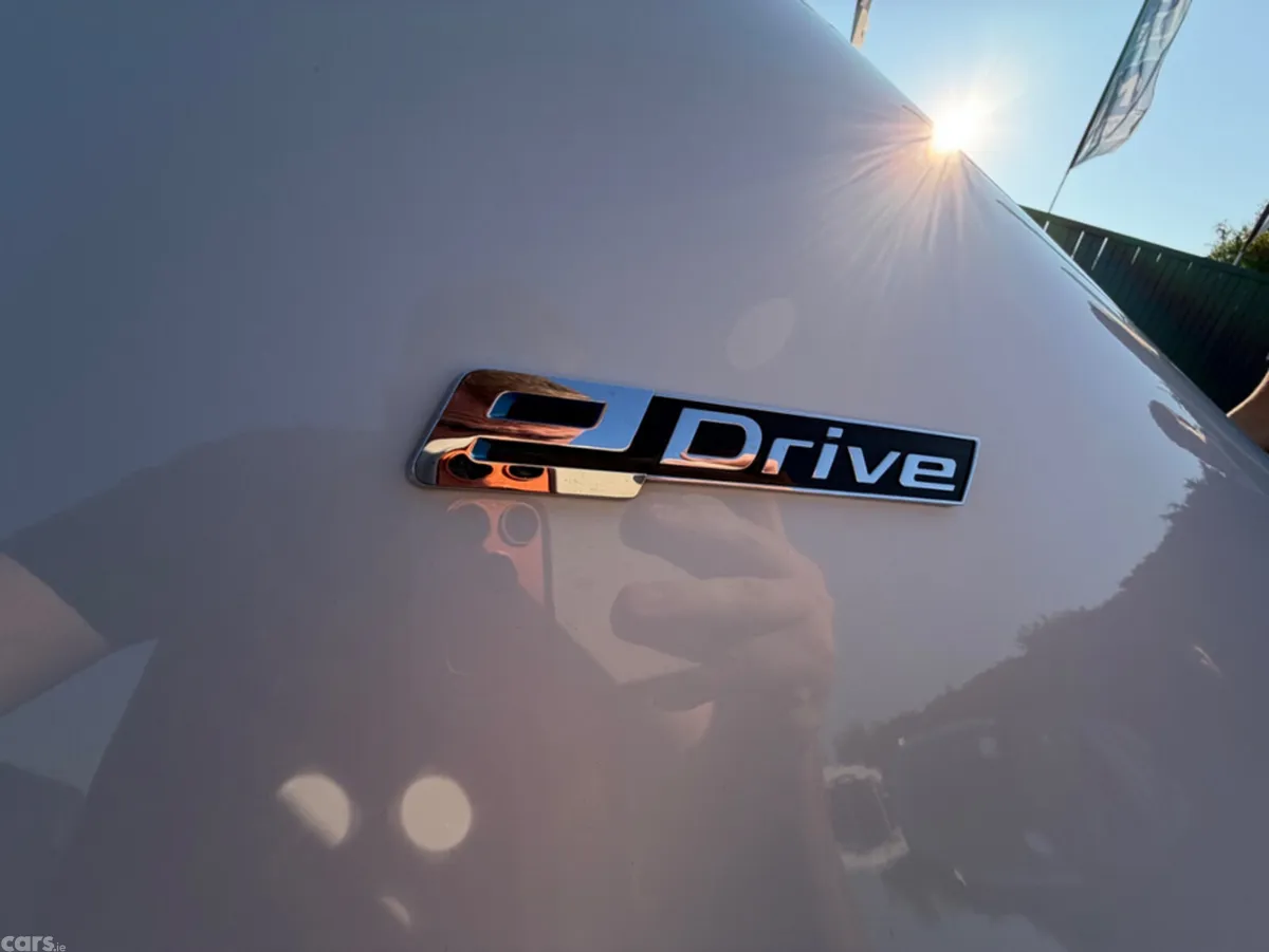 BMW 5-Series Saloon, Petrol Plug-in Hybrid, 2018, White
