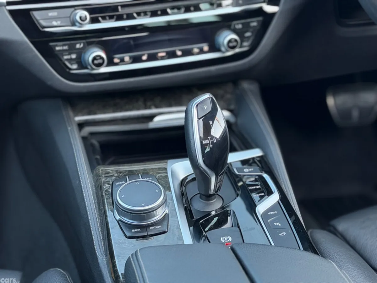 BMW 5-Series Saloon, Petrol Plug-in Hybrid, 2018, White