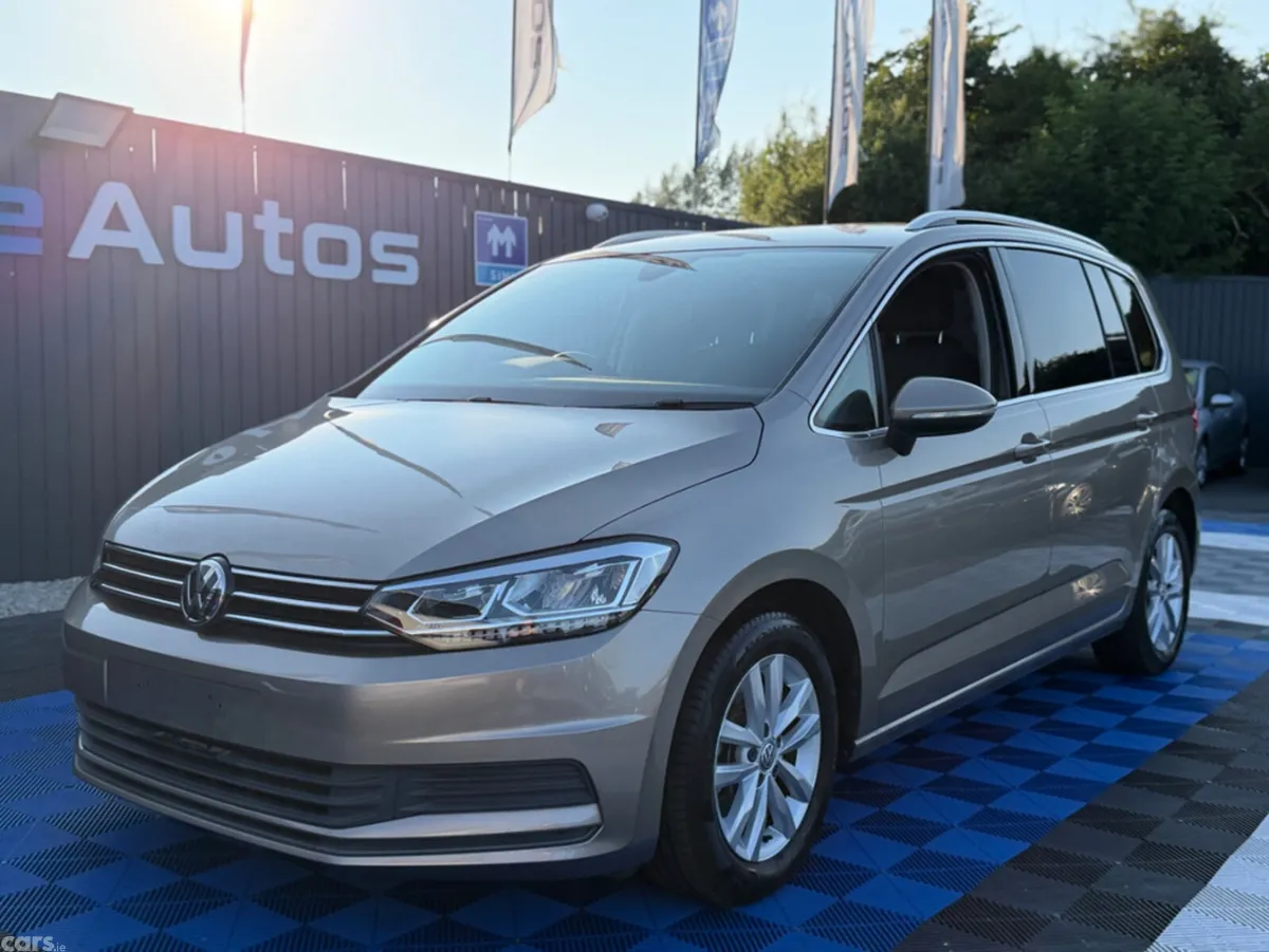 Volkswagen Touran MPV, Diesel, 2019, Beige