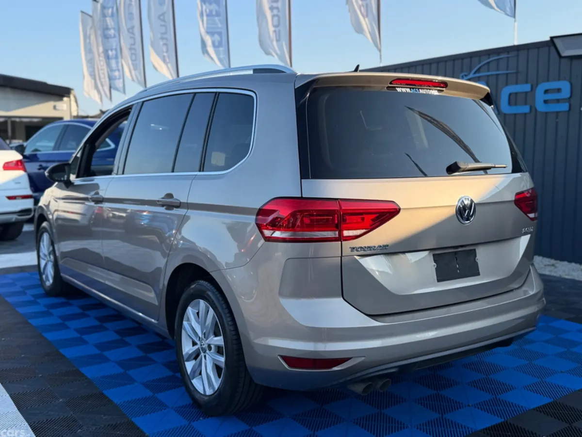 Volkswagen Touran MPV, Diesel, 2019, Beige