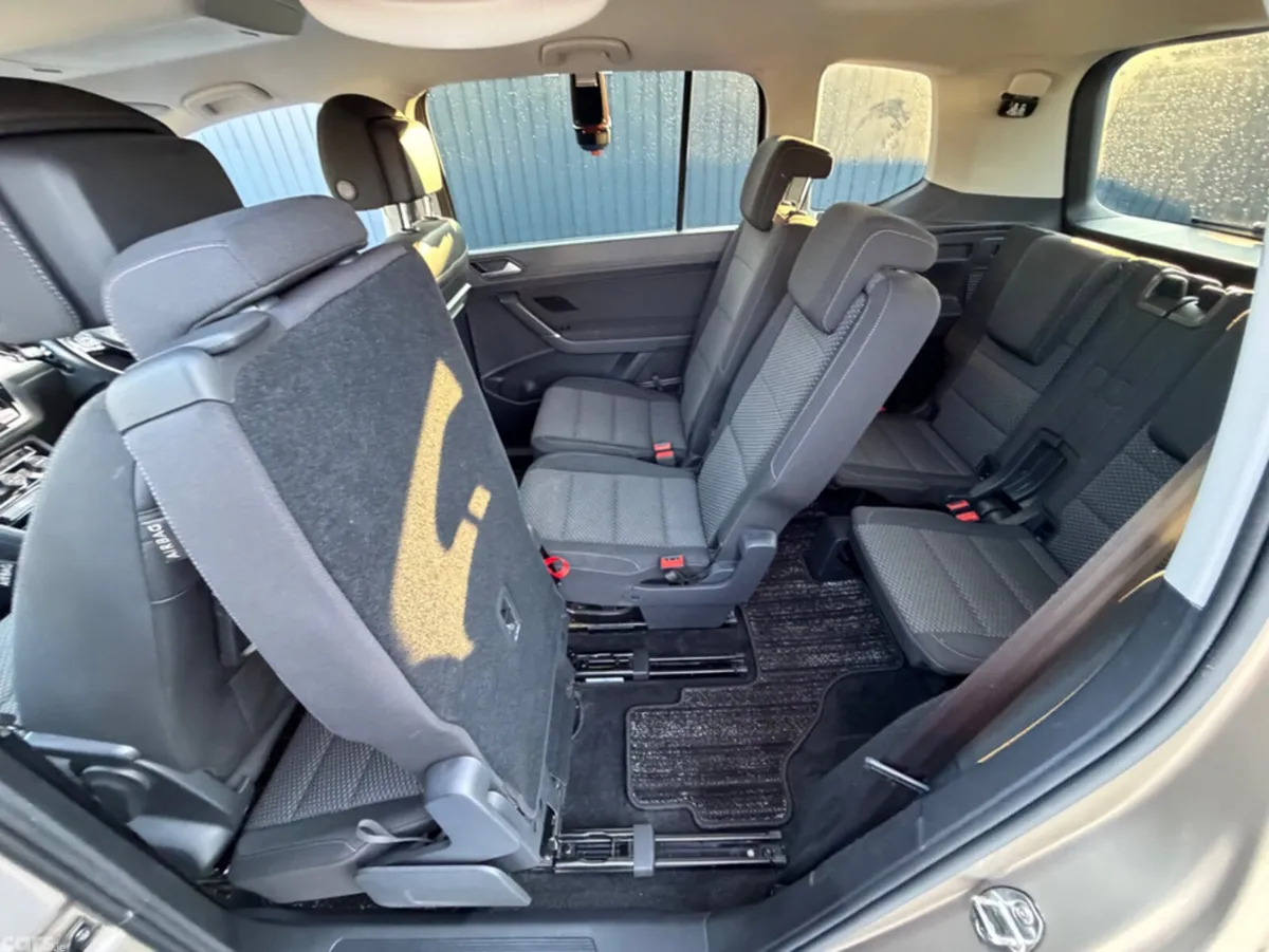 Volkswagen Touran MPV, Diesel, 2019, Beige