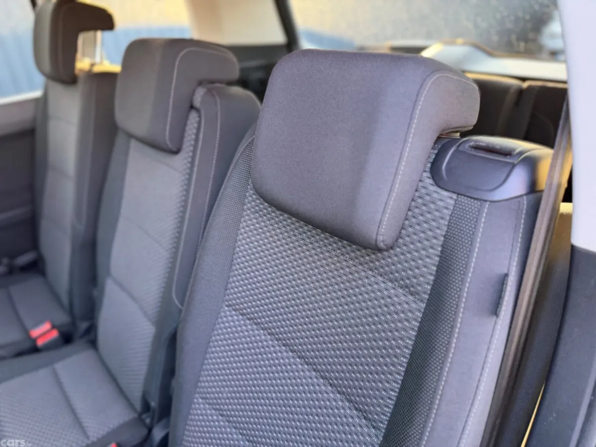 Volkswagen Touran MPV, Diesel, 2019, Beige