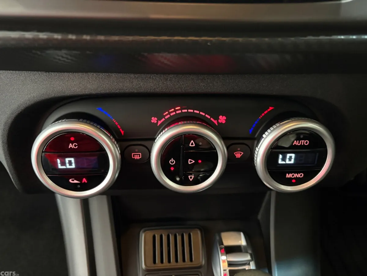 Alfa Romeo Giulietta Hatchback, Petrol, 2017, White