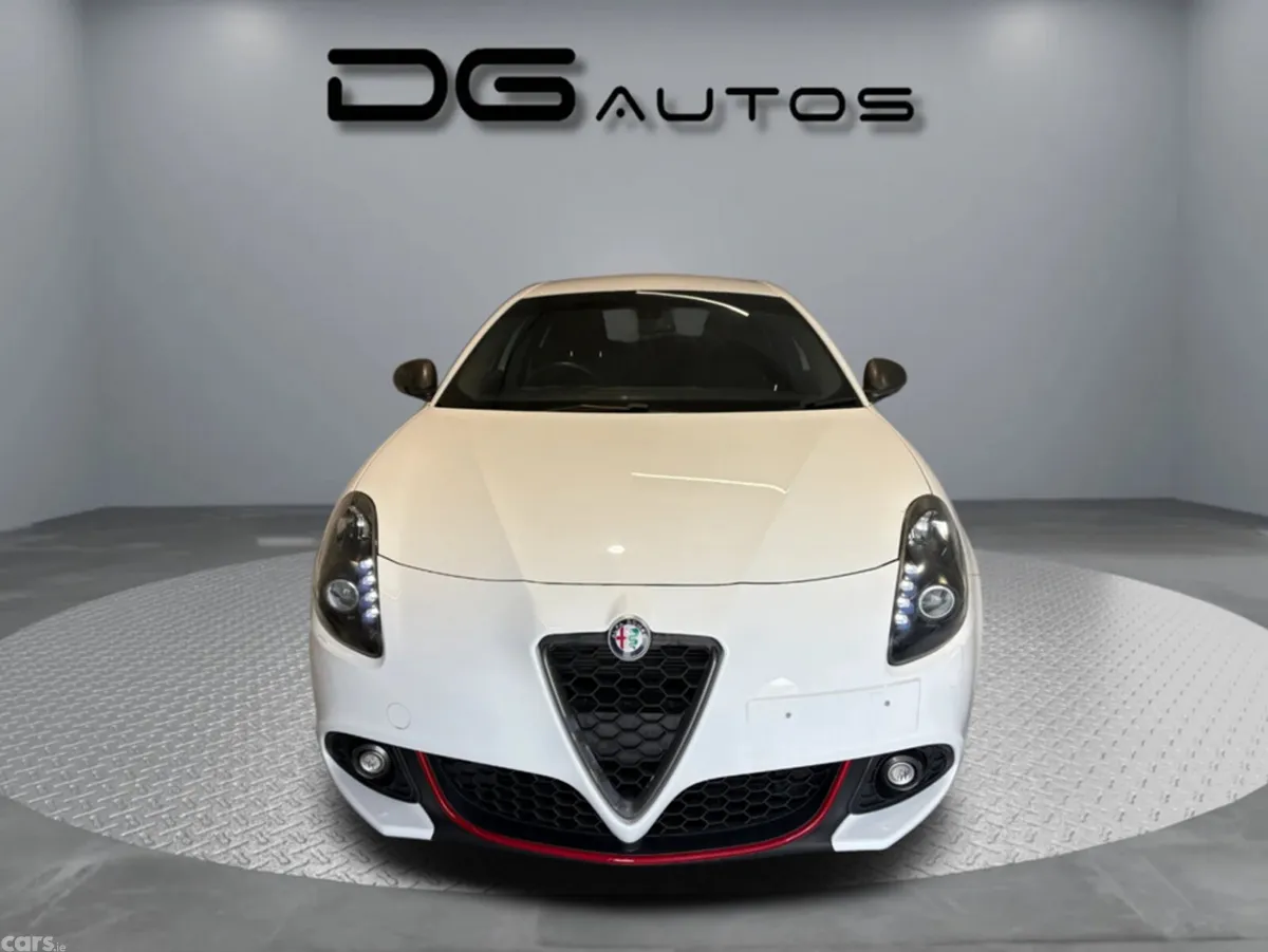 Alfa Romeo Giulietta Hatchback, Petrol, 2017, White