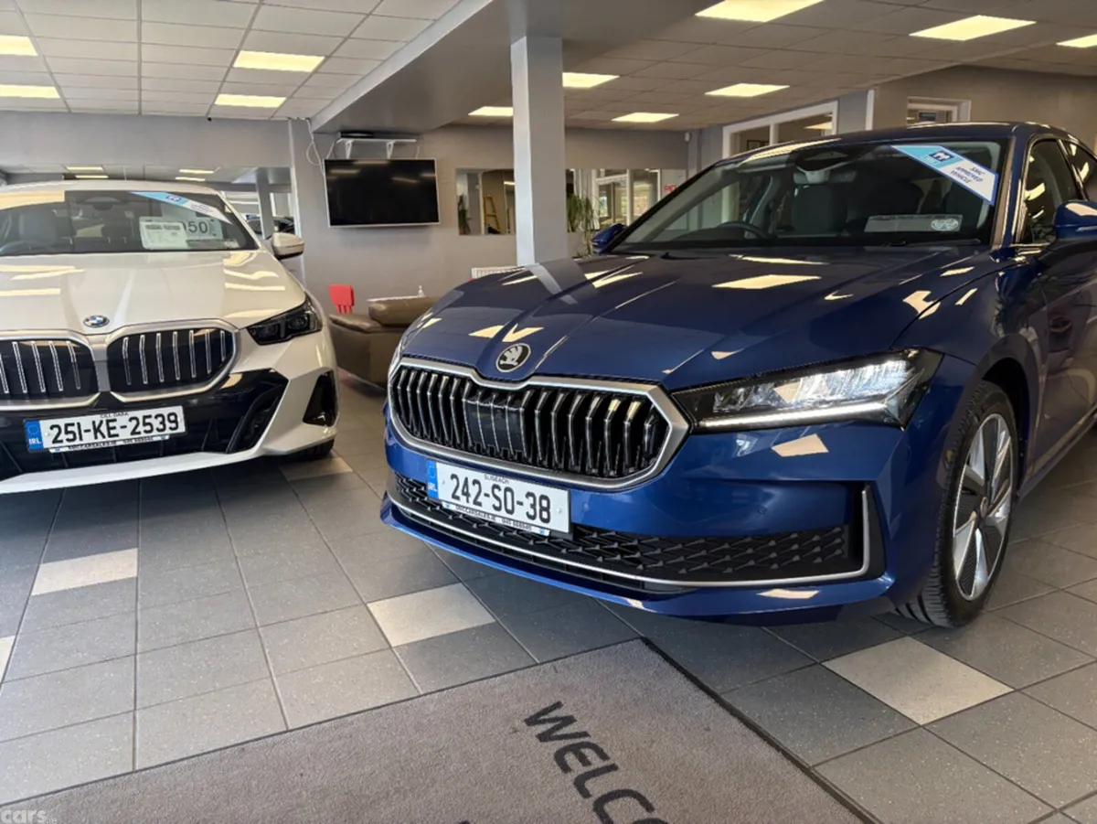 Skoda Superb Hatchback, Diesel, 2024, Blue