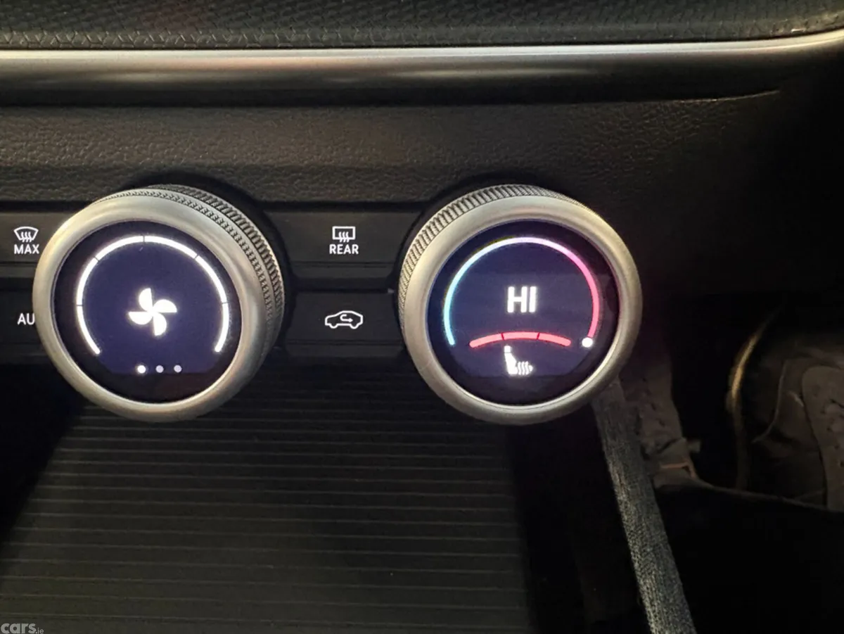 Skoda Superb Hatchback, Diesel, 2024, Blue