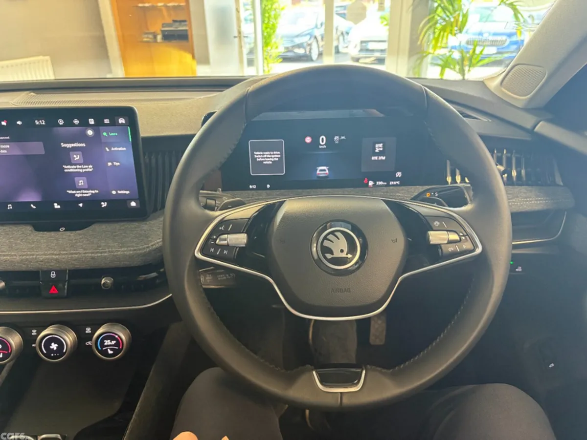 Skoda Superb Hatchback, Diesel, 2024, Blue