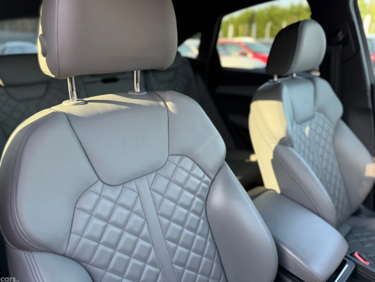Audi Q5 SUV, Diesel, 2022, Blue