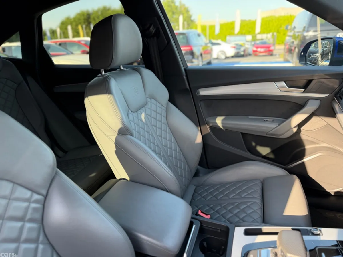 Audi Q5 SUV, Diesel, 2022, Blue