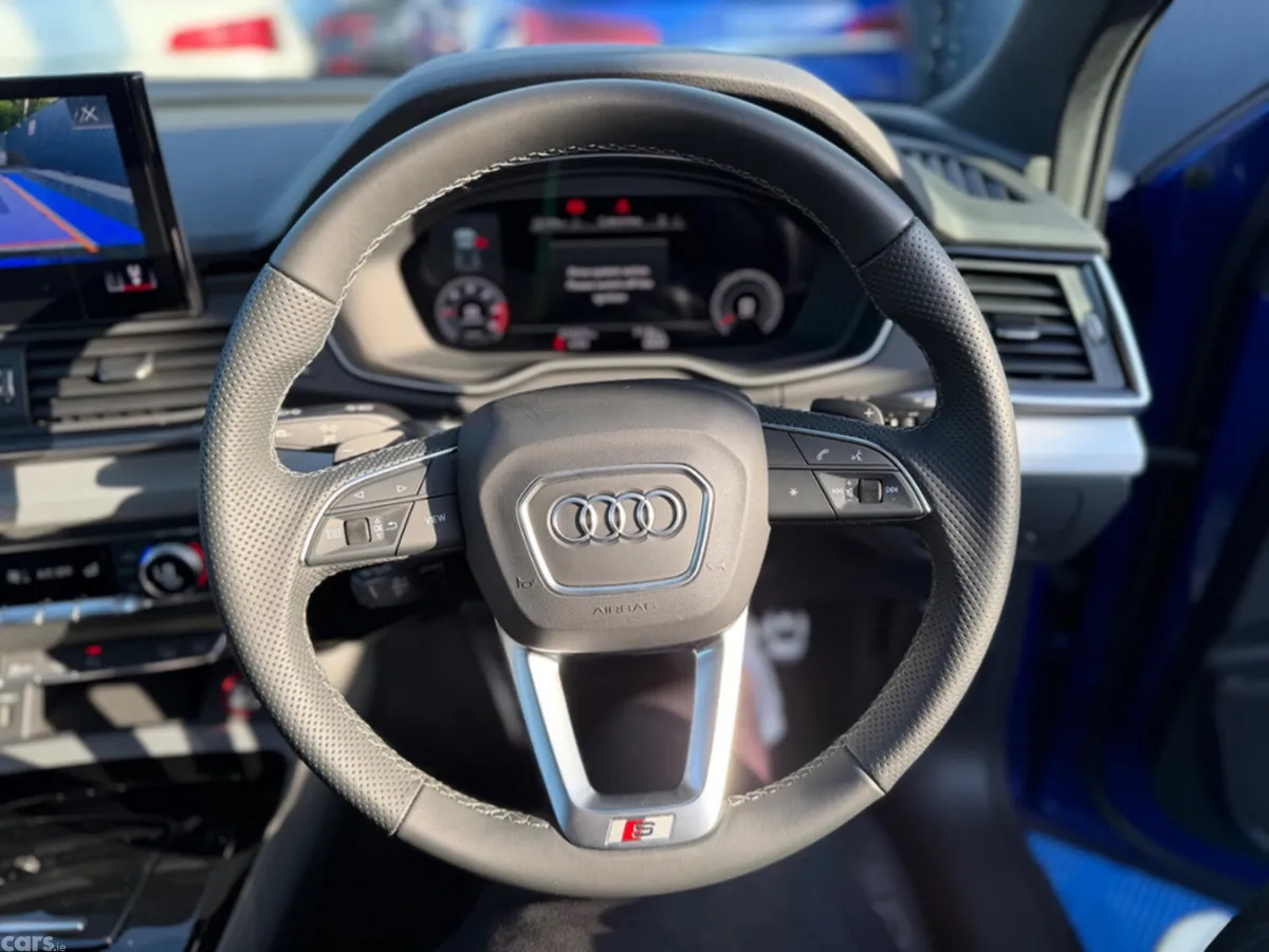 Audi Q5 SUV, Diesel, 2022, Blue