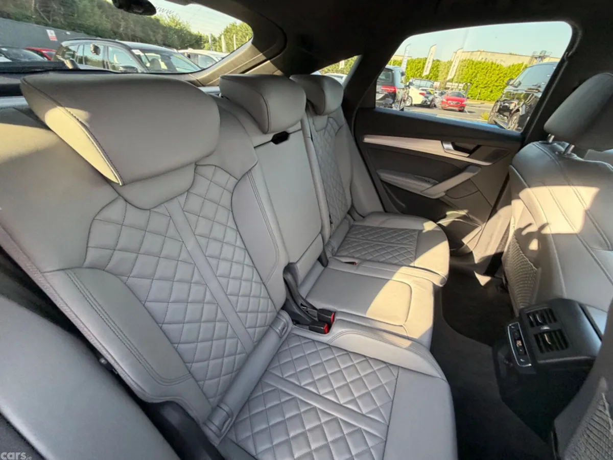 Audi Q5 SUV, Diesel, 2022, Blue
