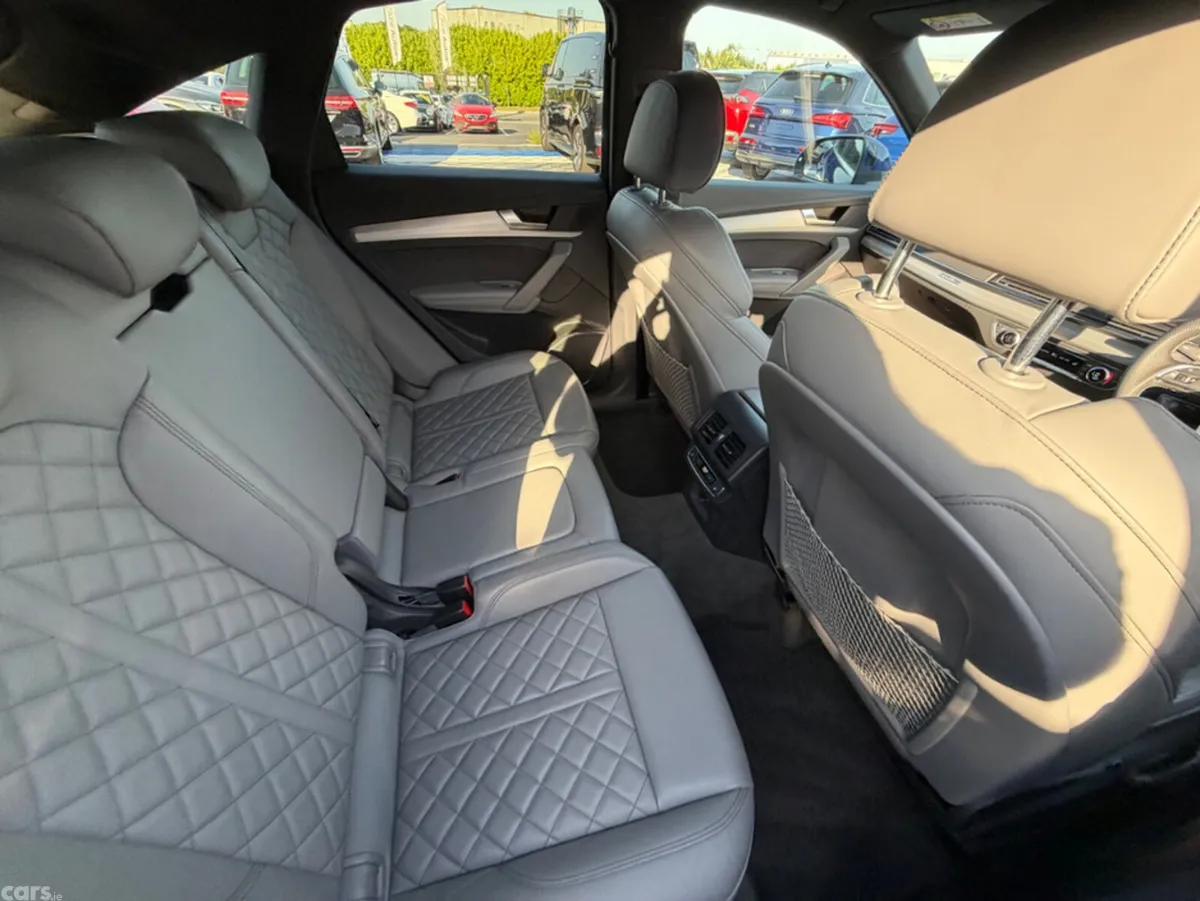 Audi Q5 SUV, Diesel, 2022, Blue