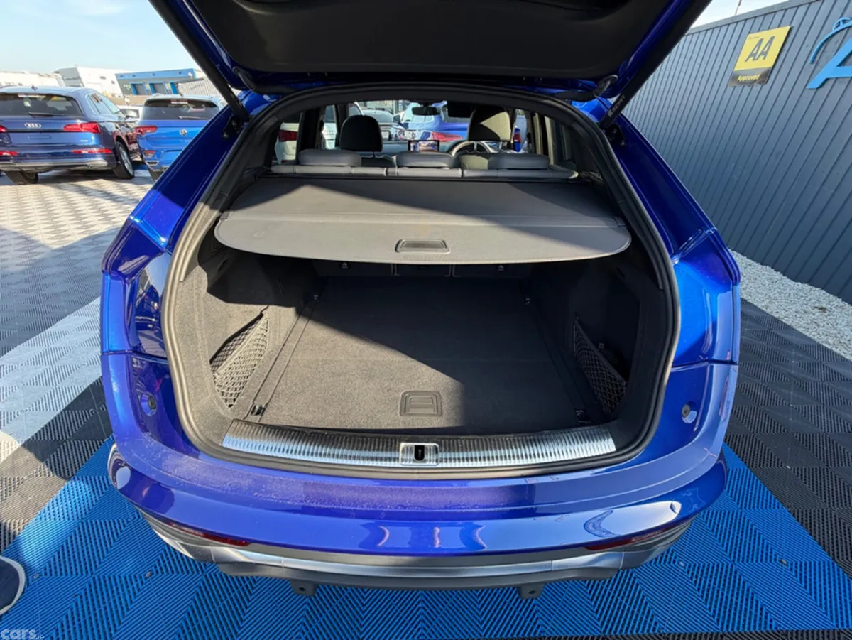 Audi Q5 SUV, Diesel, 2022, Blue