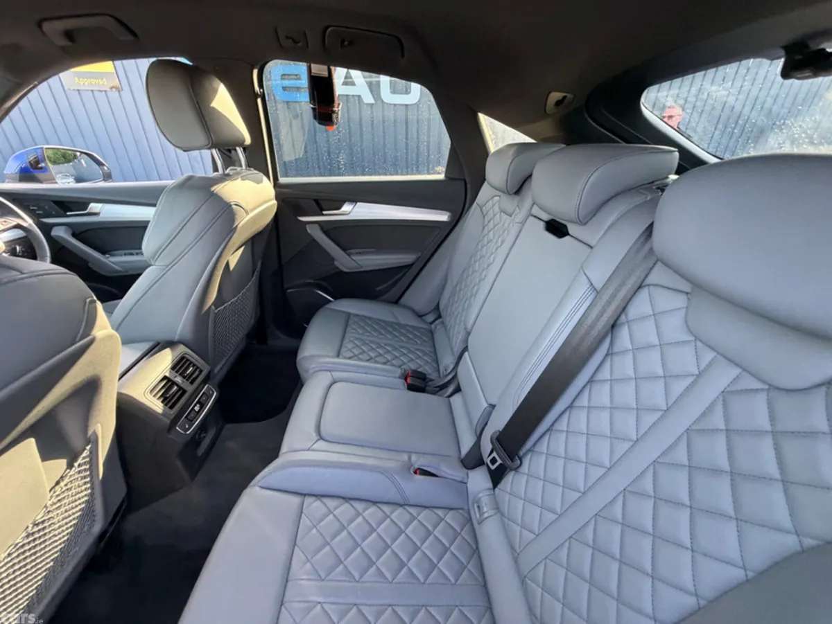 Audi Q5 SUV, Diesel, 2022, Blue