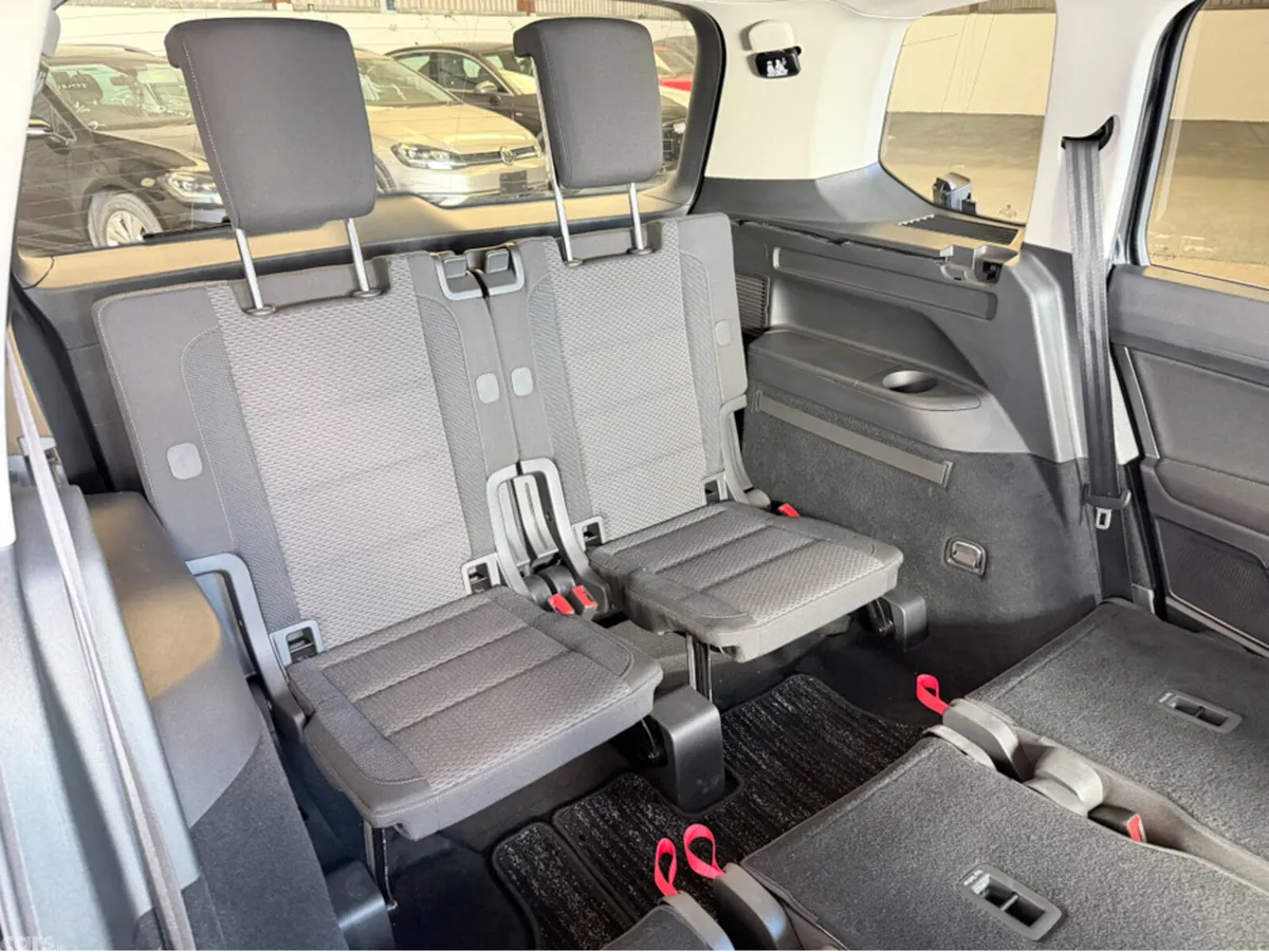 Volkswagen Touran MPV, Diesel, 2020, Black
