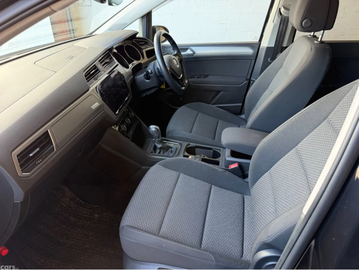 Volkswagen Touran MPV, Diesel, 2020, Black