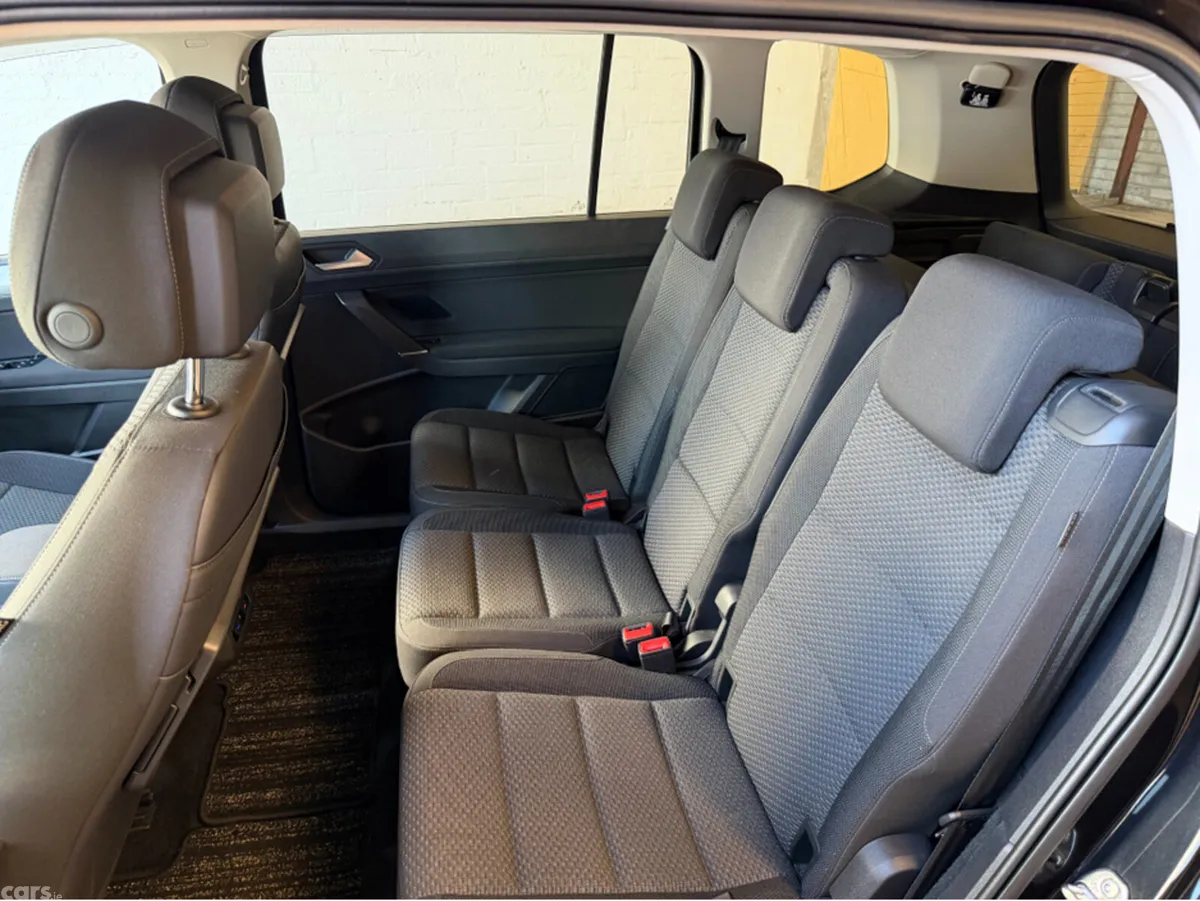 Volkswagen Touran MPV, Diesel, 2020, Black